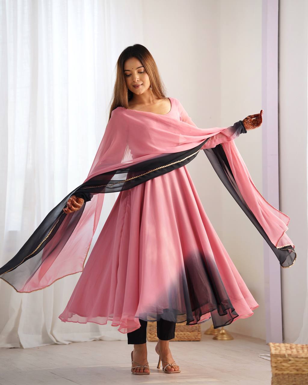 WOMENS WEAR
